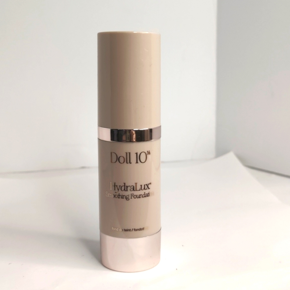 Doll 10 HydraLux Smoothing Foundation Color Deep